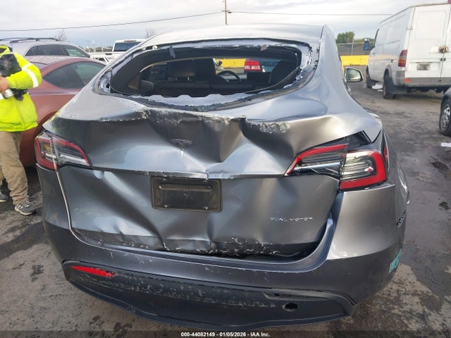 2025 TESLA MODEL Y 7SAYGAEE0SF279045 Photo 5