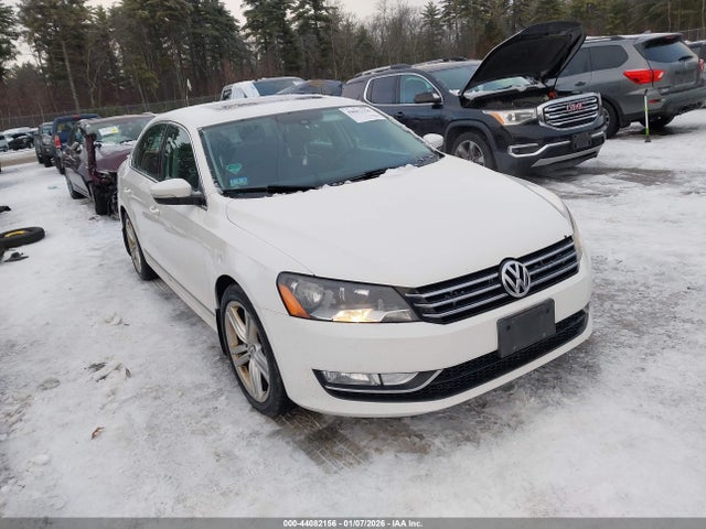 2015 VOLKSWAGEN PASSAT 1VWBT7A34FC070851