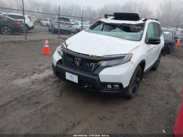 Honda Passport Awd Elite 2020 5FNYF8H06LB001048 Image 2
