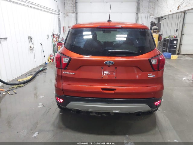1FMCU9GD3KUC35370 Ford ESCAPE SE