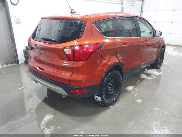 1FMCU9GD3KUC35370 Ford ESCAPE SE