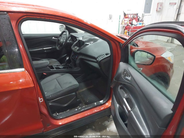 1FMCU9GD3KUC35370 Ford ESCAPE SE