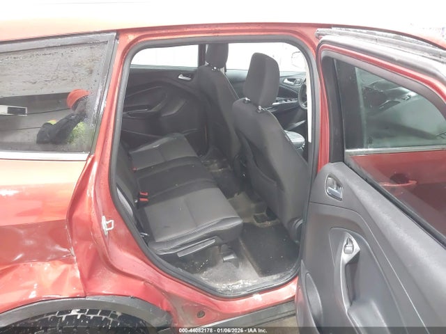 1FMCU9GD3KUC35370 Ford ESCAPE SE