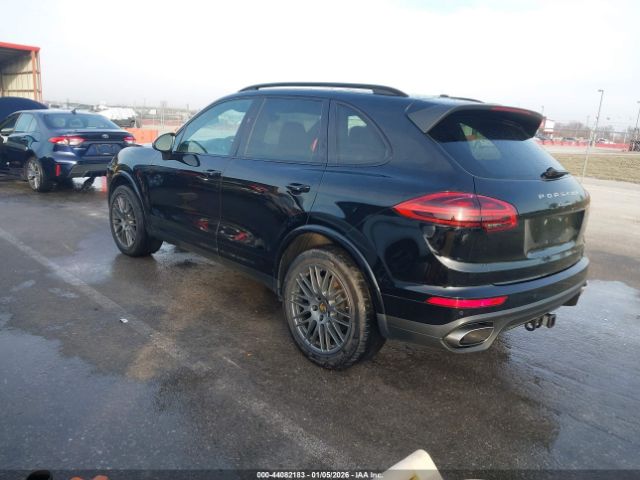 2018 PORSCHE CAYENNE WP1AA2A25JKA05325 Photo 2