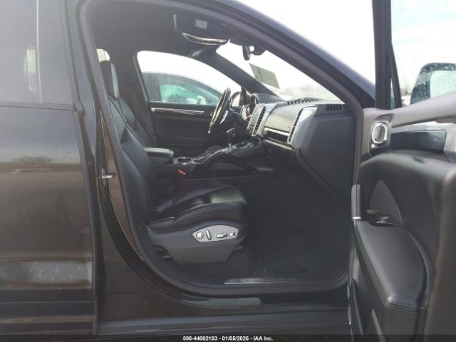 2018 PORSCHE CAYENNE WP1AA2A25JKA05325 Photo 4