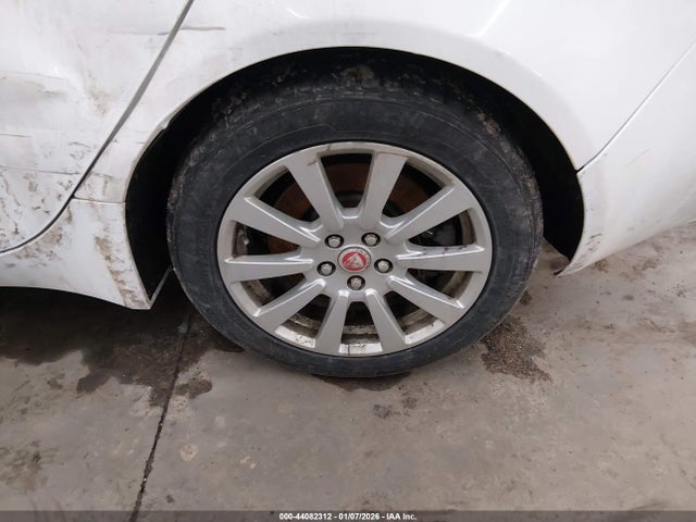 Продажа на аукционе авто 2019 Jaguar Xe 25t, vin: SAJAS4FX3KCP51106, номер лота: 44082312