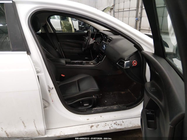 Продажа на аукционе авто 2019 Jaguar Xe 25t, vin: SAJAS4FX3KCP51106, номер лота: 44082312