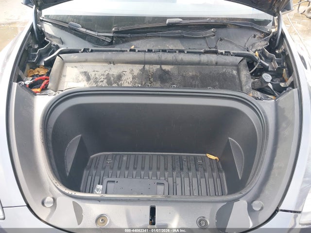 2023 Tesla Model Y Performance Dual Motor All-wheel Drive მანქანა იყიდება აუქციონზე, vin: 7SAYGDEF5PF919512, აუქციონის ნომერი: 44082341