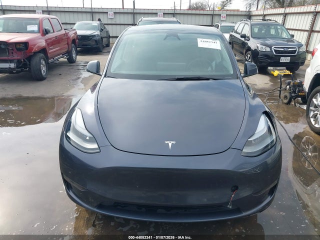2023 Tesla Model Y Performance Dual Motor All-wheel Drive მანქანა იყიდება აუქციონზე, vin: 7SAYGDEF5PF919512, აუქციონის ნომერი: 44082341