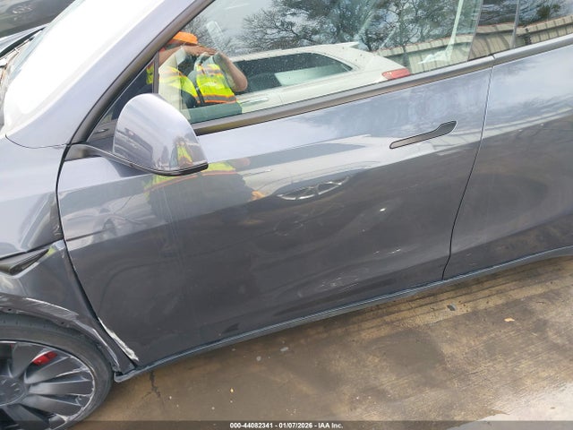 2023 Tesla Model Y Performance Dual Motor All-wheel Drive მანქანა იყიდება აუქციონზე, vin: 7SAYGDEF5PF919512, აუქციონის ნომერი: 44082341