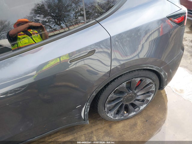 2023 Tesla Model Y Performance Dual Motor All-wheel Drive მანქანა იყიდება აუქციონზე, vin: 7SAYGDEF5PF919512, აუქციონის ნომერი: 44082341