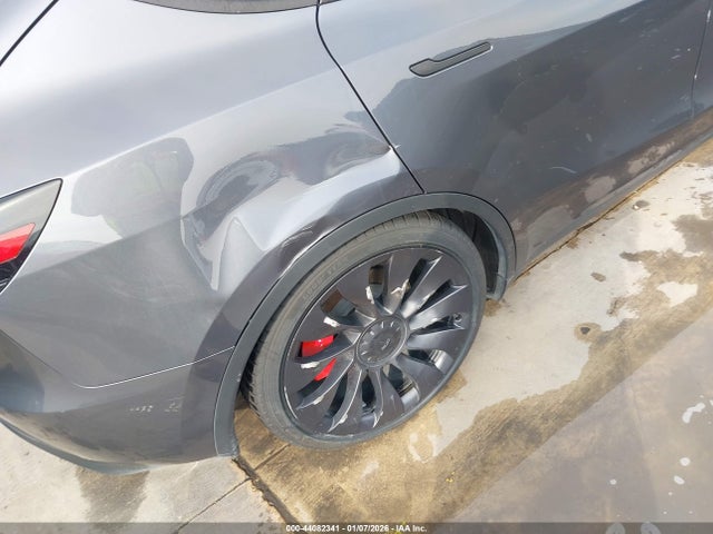 2023 Tesla Model Y Performance Dual Motor All-wheel Drive მანქანა იყიდება აუქციონზე, vin: 7SAYGDEF5PF919512, აუქციონის ნომერი: 44082341
