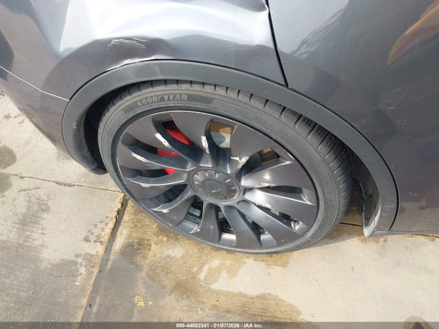 2023 Tesla Model Y Performance Dual Motor All-wheel Drive მანქანა იყიდება აუქციონზე, vin: 7SAYGDEF5PF919512, აუქციონის ნომერი: 44082341