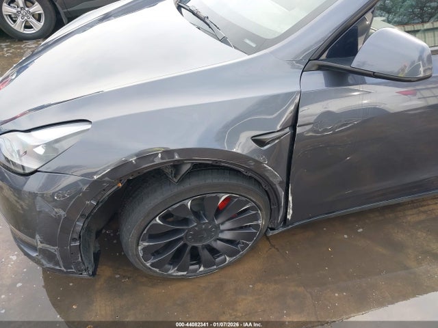 2023 Tesla Model Y Performance Dual Motor All-wheel Drive მანქანა იყიდება აუქციონზე, vin: 7SAYGDEF5PF919512, აუქციონის ნომერი: 44082341