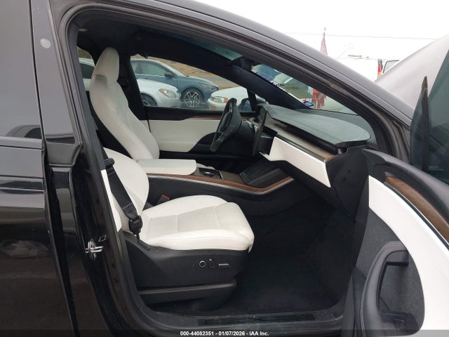 2023 TESLA MODEL X 7SAXCBE5XPF375897 Photo 4