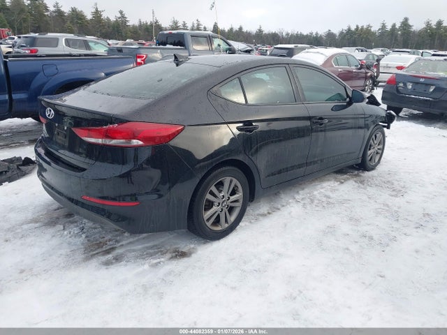 5NPD84LF8JH242489 Hyundai ELANTRA SEL