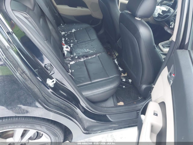 5NPD84LF8JH242489 Hyundai ELANTRA SEL