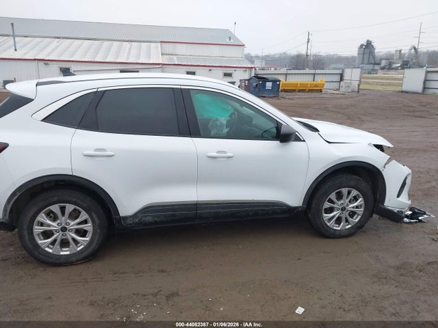 1FMCU9GNXRUA98785 Ford Escape Active