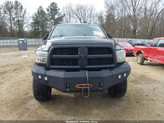 44082430 :رقم المزاد ، 3C6UR5CJ6JG189203 vin ، 2018 Ram 2500 مزاد بيع