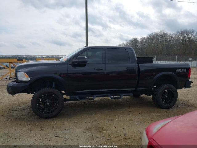 44082430 :رقم المزاد ، 3C6UR5CJ6JG189203 vin ، 2018 Ram 2500 مزاد بيع