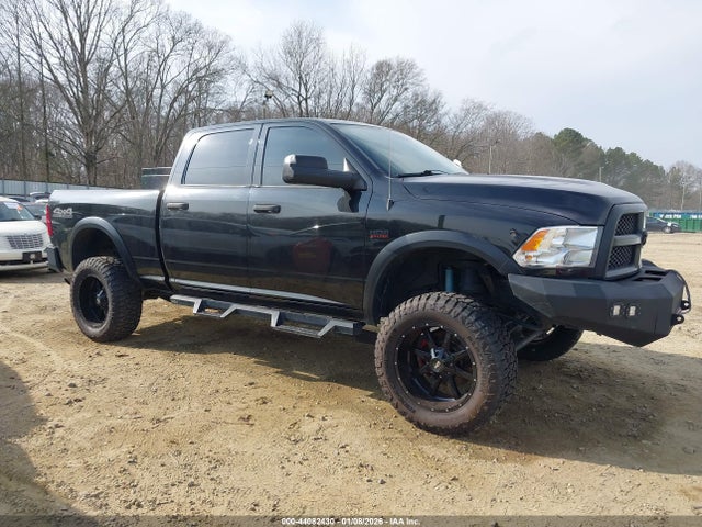 44082430 :رقم المزاد ، 3C6UR5CJ6JG189203 vin ، 2018 Ram 2500 مزاد بيع