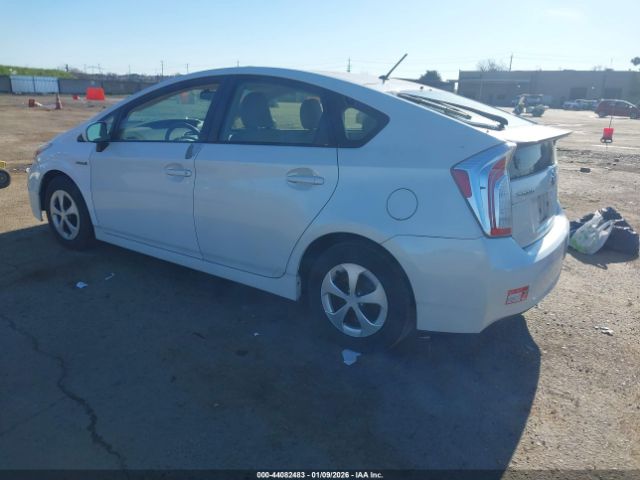 2014 TOYOTA PRIUS JTDKN3DUXE1766246 Photo 2