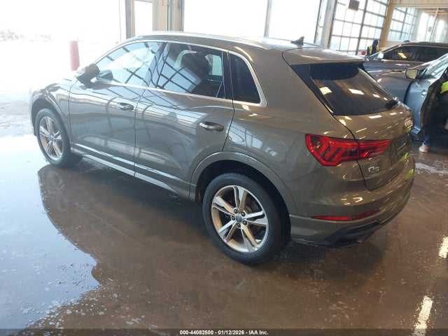 2021 AUDI Q3 WA1DECF37M1004790 Photo 2