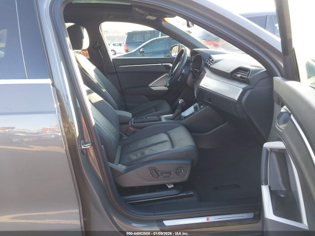 2021 AUDI Q3 WA1DECF37M1004790 Photo 4