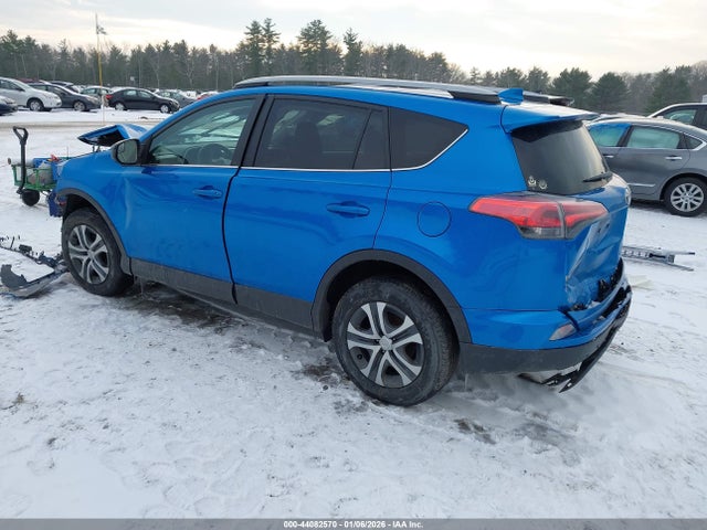 Toyota RAV4 LE 2017 2T3BFREV8HW563952 Image 3