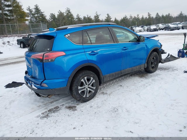 Toyota RAV4 LE 2017 2T3BFREV8HW563952 Image 4