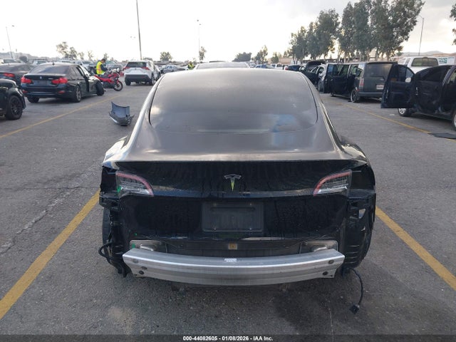 Tesla Model 3 Standard Range Plus Rear-wheel Drive 2021 5YJ3E1EA2MF938613 Image 17