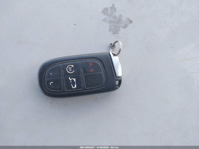 1C4PJLDB4KD387995 Jeep Cherokee Limited Fwd