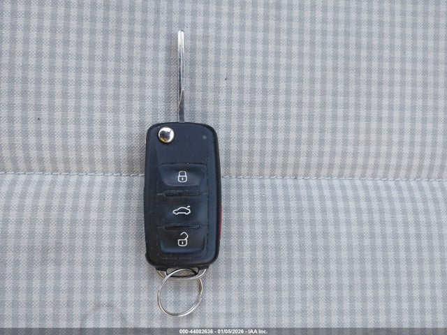 3VW517AT8HM821504 Volkswagen Beetle #pinkbeetle/1.8t Classic/1.8t S/1.8t Se/1.8t Sel