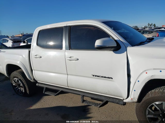 Продаж на аукціоні авто 2017 Toyota Tacoma Trd Sport, vin: 3TMAZ5CN6HM049131, номер лоту: 44082639