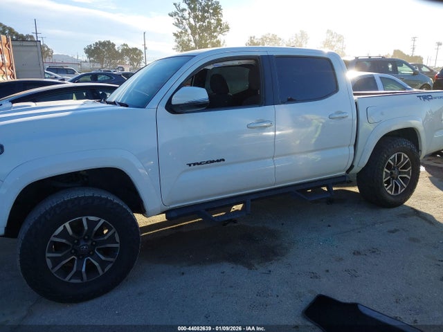 Продаж на аукціоні авто 2017 Toyota Tacoma Trd Sport, vin: 3TMAZ5CN6HM049131, номер лоту: 44082639