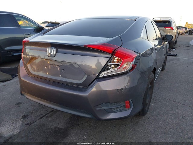 44082660 :رقم المزاد ، 2HGFC2F58HH551429 vin ، 2017 Honda Civic Lx مزاد بيع
