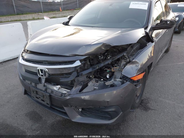 44082660 :رقم المزاد ، 2HGFC2F58HH551429 vin ، 2017 Honda Civic Lx مزاد بيع