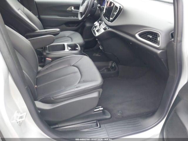 2026 CHRYSLER PACIFICA 2C4RC1BG8TR191580 Photo 4