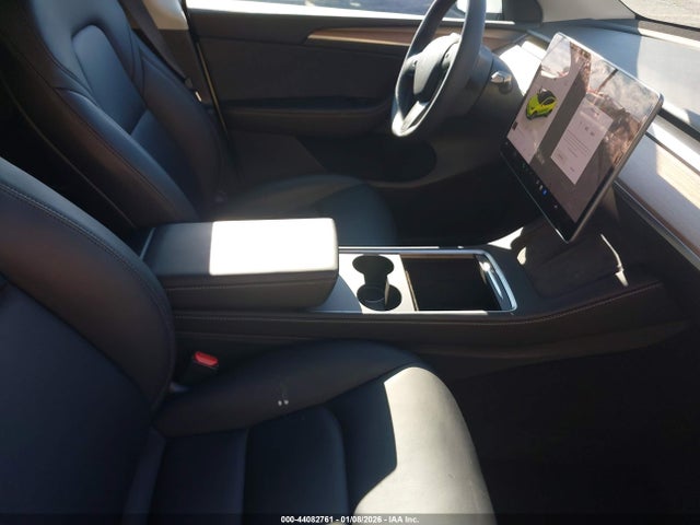 2024 TESLA MODEL Y 7SAYGDED0RF003127 Photo 4