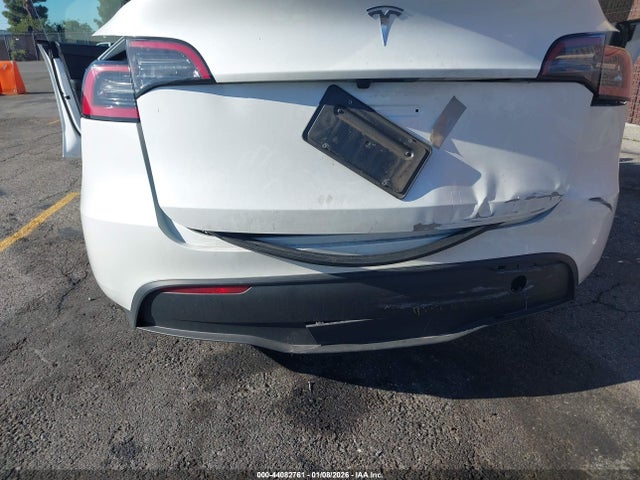 2024 TESLA MODEL Y 7SAYGDED0RF003127 Photo 5
