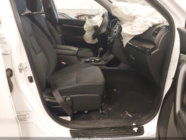 2011 KIA SORENTO 5XYKTDA2XBG113202 Photo 4