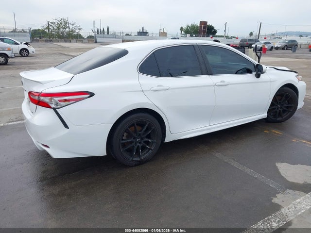 4T1B11HK2JU625667 Toyota CAMRY SE