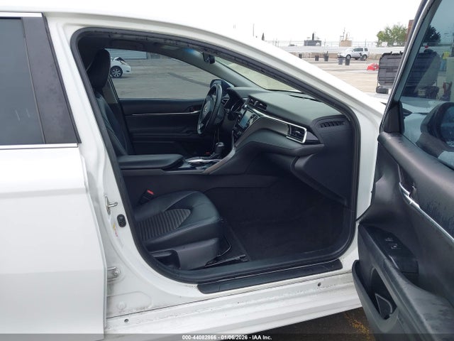 4T1B11HK2JU625667 Toyota CAMRY SE