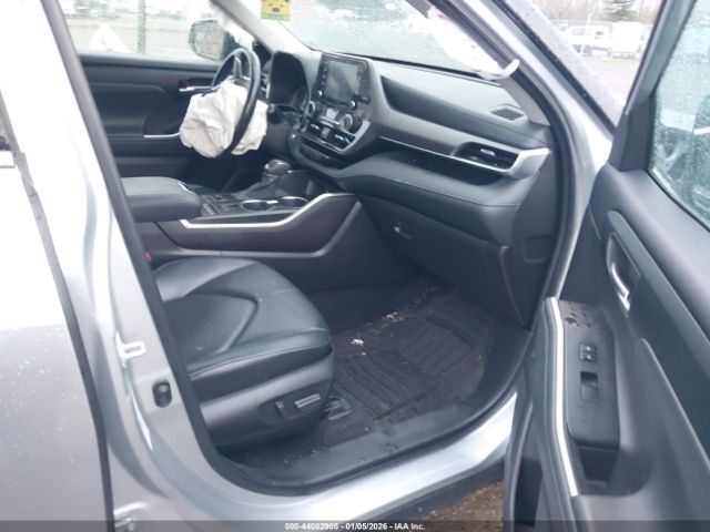2022 TOYOTA HIGHLANDER 5TDGZRBH9NS563175 Photo 4