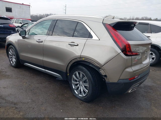 2022 CADILLAC XT4 1GYFZDR4XNF145297 Photo 2