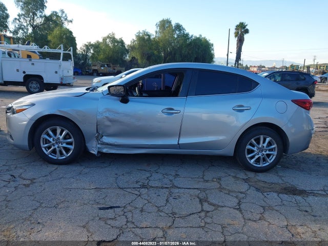 3MZBN1U7XHM122233 Mazda Mazda3 Sport
