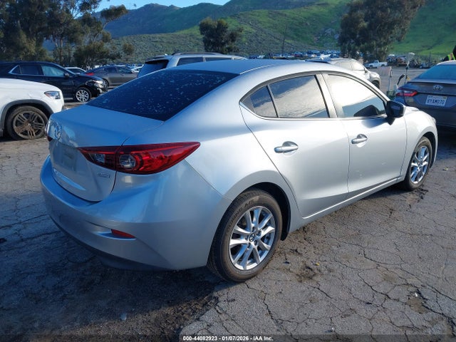 3MZBN1U7XHM122233 Mazda Mazda3 Sport