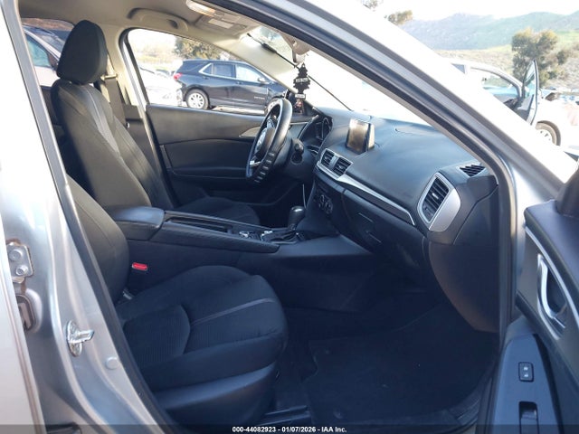3MZBN1U7XHM122233 Mazda Mazda3 Sport