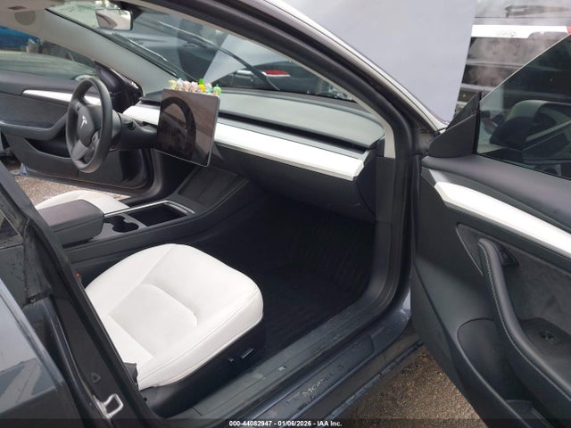 2023 TESLA MODEL 3 5YJ3E1EA5PF647334 Photo 4