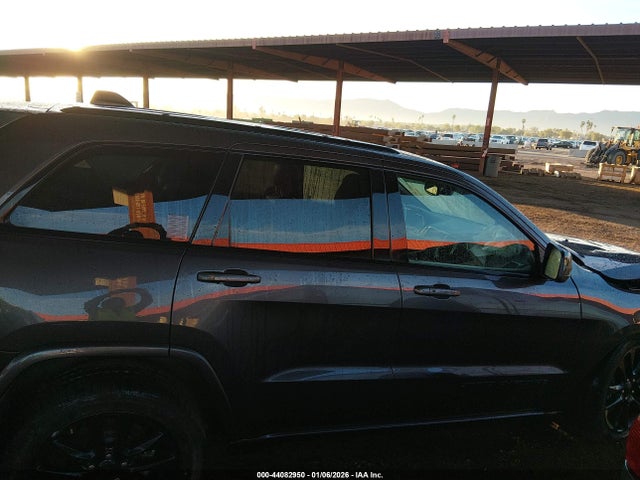 1C4RJEAG5JC228105 Jeep Grand Cherokee Altitude 4x2